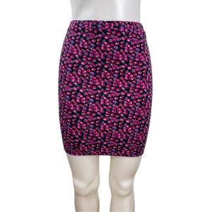 🌺NWT Lily White Floral Print High-Waisted Mini Pencil Skirt🌺
